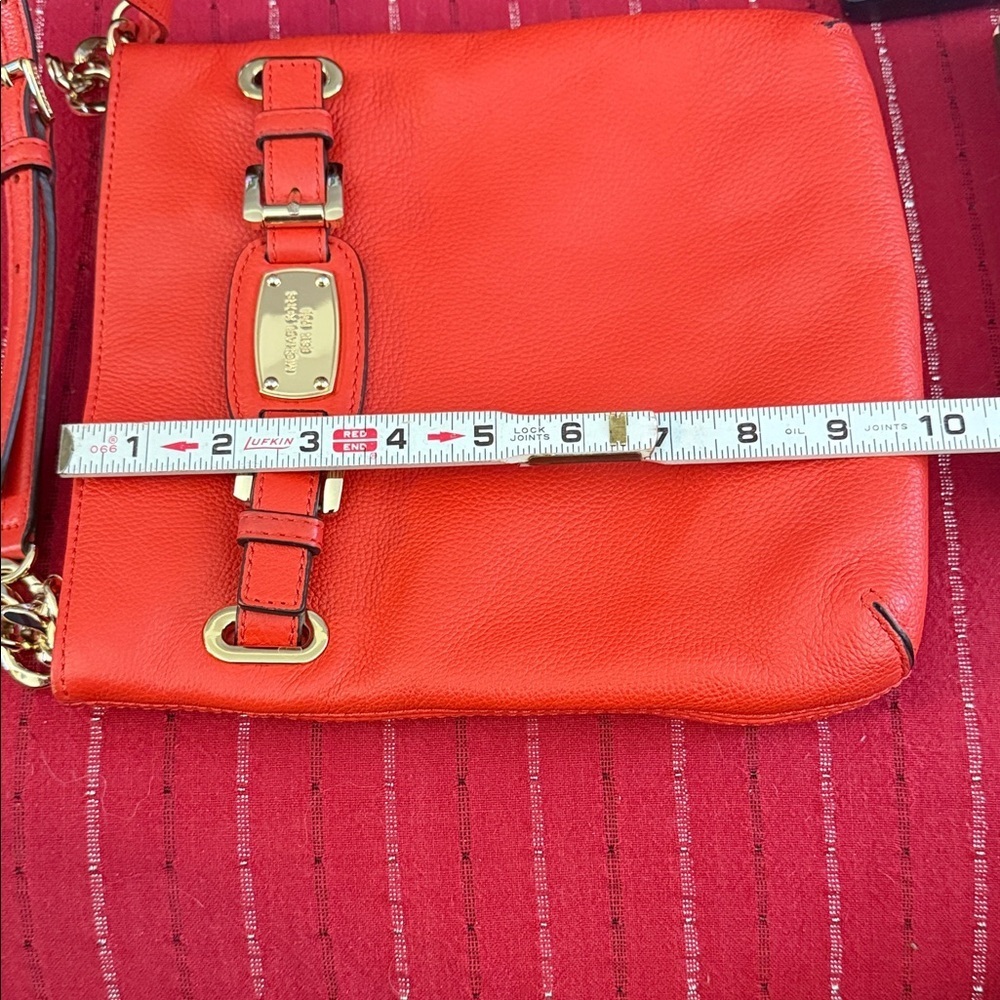 Michael Kors Pebbled Leather crossbody bag EST 1981 Gold hardware. Like New - Picture 16 of 16